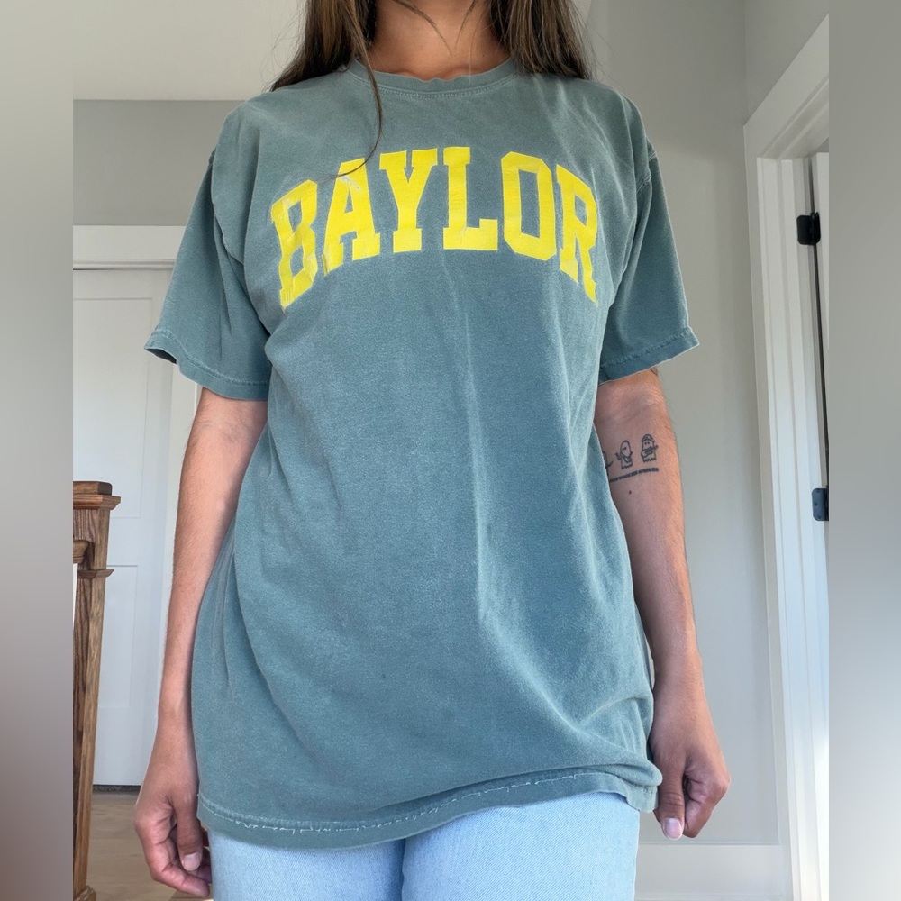 Graphic Tee | Comfort Colors BAYLOR T-Shirt in Soft Green